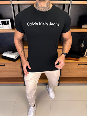 Camiseta Calvin K. Escrita Central Preta