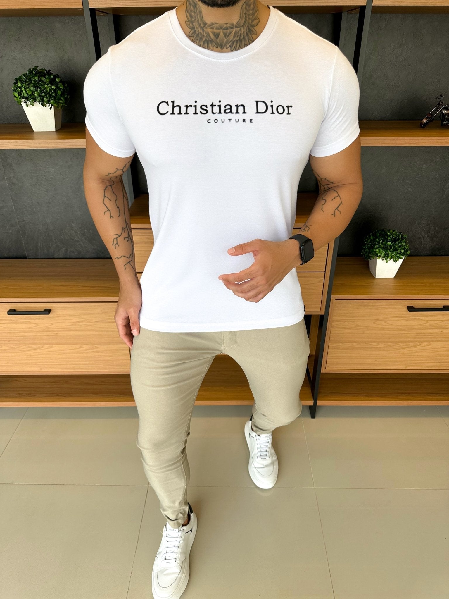 Camiseta Christian D. Branca Escrita Central