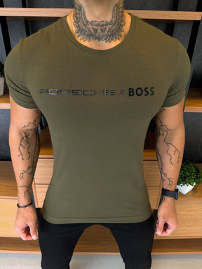 Camiseta Hugo B. x Porsc Verde Militar